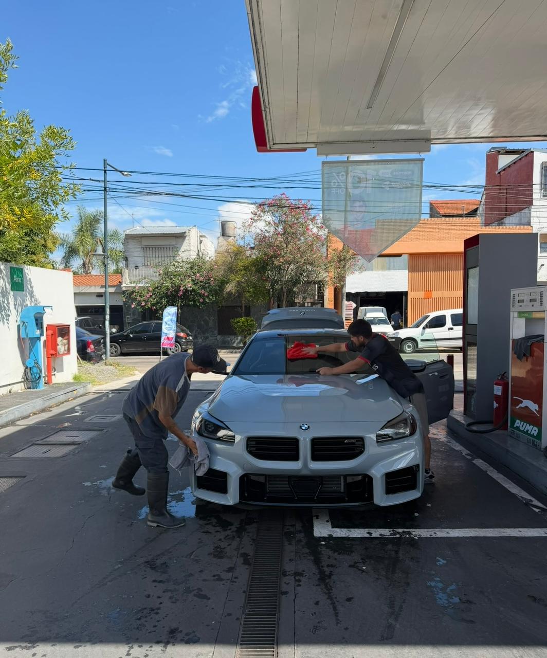 BMW M2 brillo carrocería exterior — Lavadero Carwash Martínez
